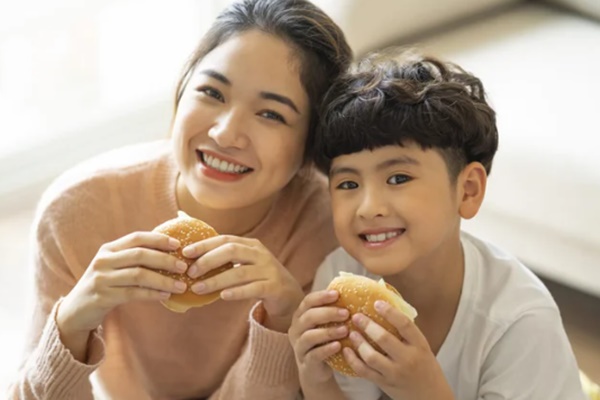 Cha mẹ mắc 4 sai lầm sau sẽ khiến con kém phát triển, tương lai mịt mờ: Điều số 1 rất nhiều người mắc phải-3