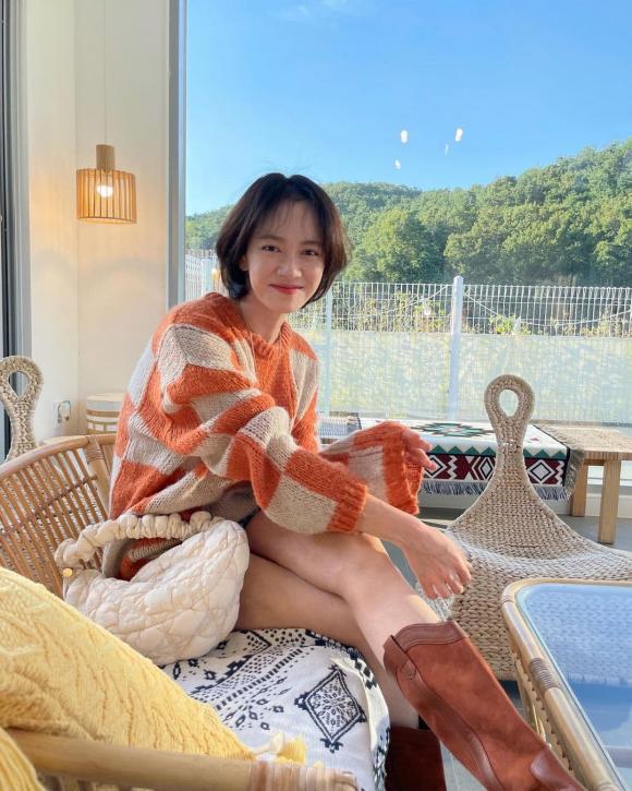 Tạo hóa ưu ái cho Song Ji Hyo gương mặt trẻ trung lại còn có gu thời trang hack tuổi U45-8