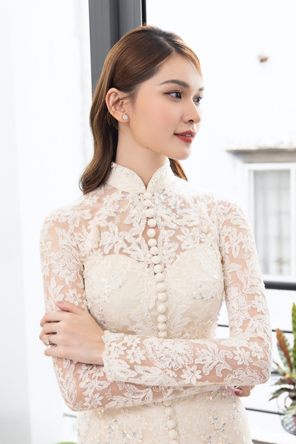 Á hậu Thuỳ Dung dịu dàng với áo dài trong lễ rước dâu, dàn bê tráp toàn sao nữ đình đám-2