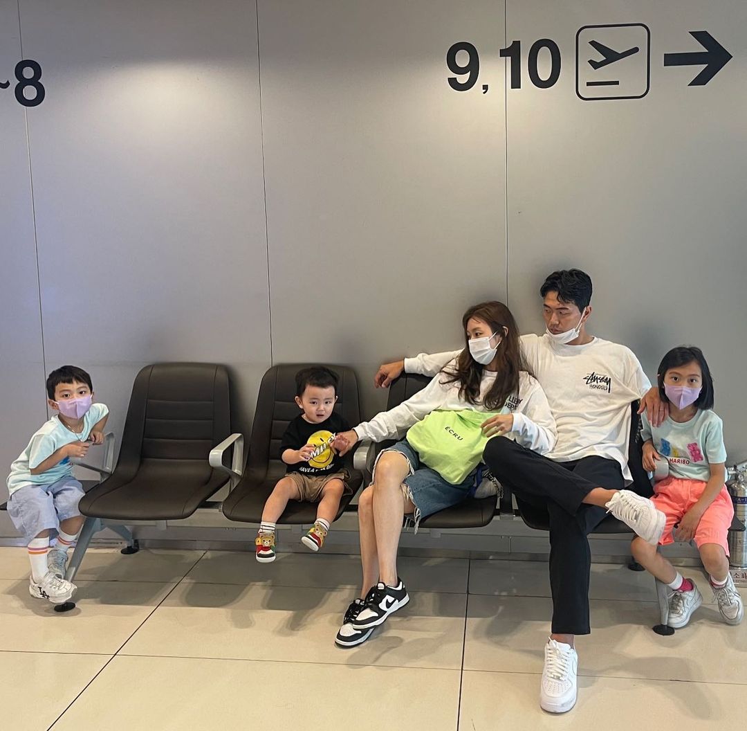 Cầu thủ có hôn nhân đẹp như mơ với nữ tiếp viên hàng không giúp Hàn Quốc tạo địa chấn World Cup 2022-7