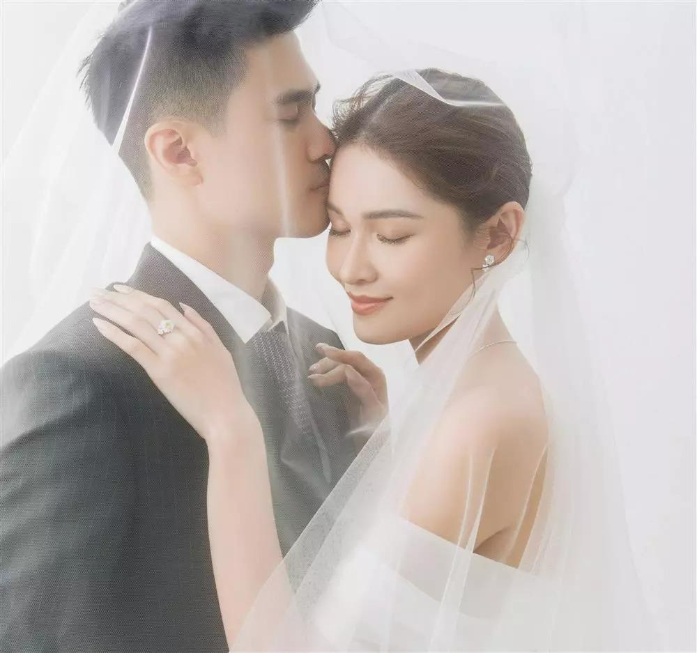 Chồng Thạc sĩ của Thùy Dung lộ full dung mạo trong lễ rước dâu-5