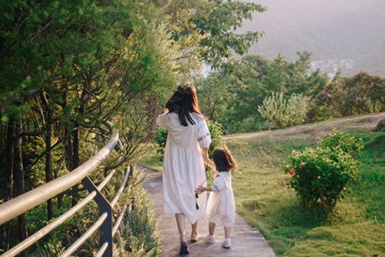 Kinh tế gia đình không quyết định cuộc đời đứa trẻ mà chính những đặc điểm này của người mẹ đã “định hình” chúng