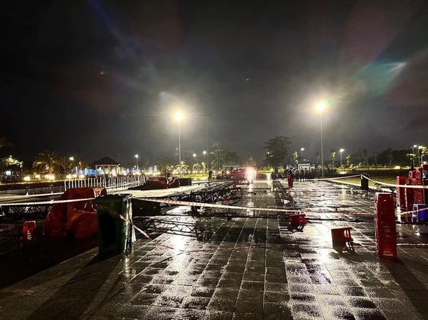 Sập giàn ánh sáng sân khấu nhạc nước ở Bình Dương, 6 người bị thương-1
