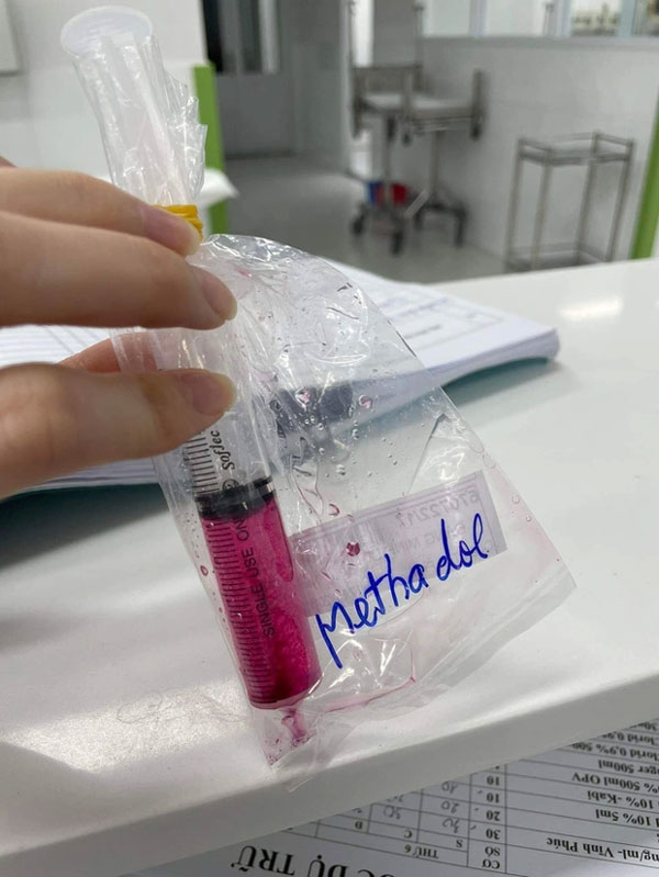 Bé trai 7 tuổi ngộ độc nguy kịch vì uống nhầm thuốc cai nghiện Methadone-2