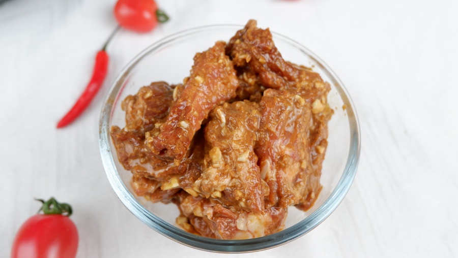 Trời lạnh làm món sườn chiên muối tiêu tỏi vừa ngon vừa dễ-6