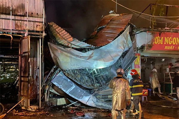 Đồ đạc trong nhà tự dưng bốc cháy ở Hậu Giang-5