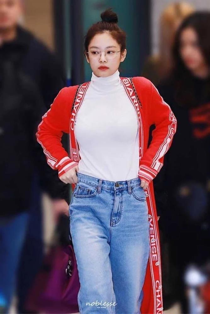 5 kiểu áo len cực xinh giúp Jennie thăng hạng style mùa lạnh-2