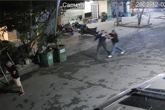 Tổng giám đốc một bệnh viện bị tố cáo say xỉn, đánh bảo vệ-1