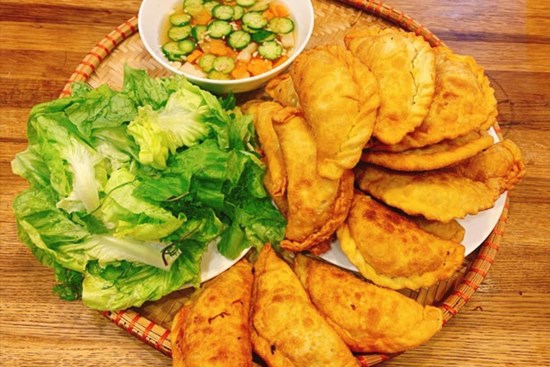 Cách làm bánh gối giòn rụm, siêu ngon cho ngày se lạnh