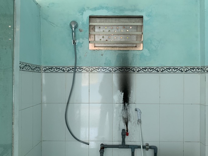 Đồ đạc trong nhà tự dưng bốc cháy ở Hậu Giang-3