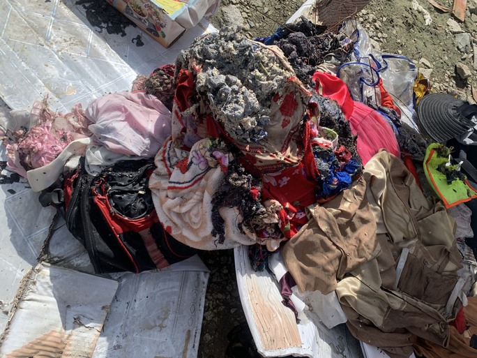 Đồ đạc trong nhà tự dưng bốc cháy ở Hậu Giang-4