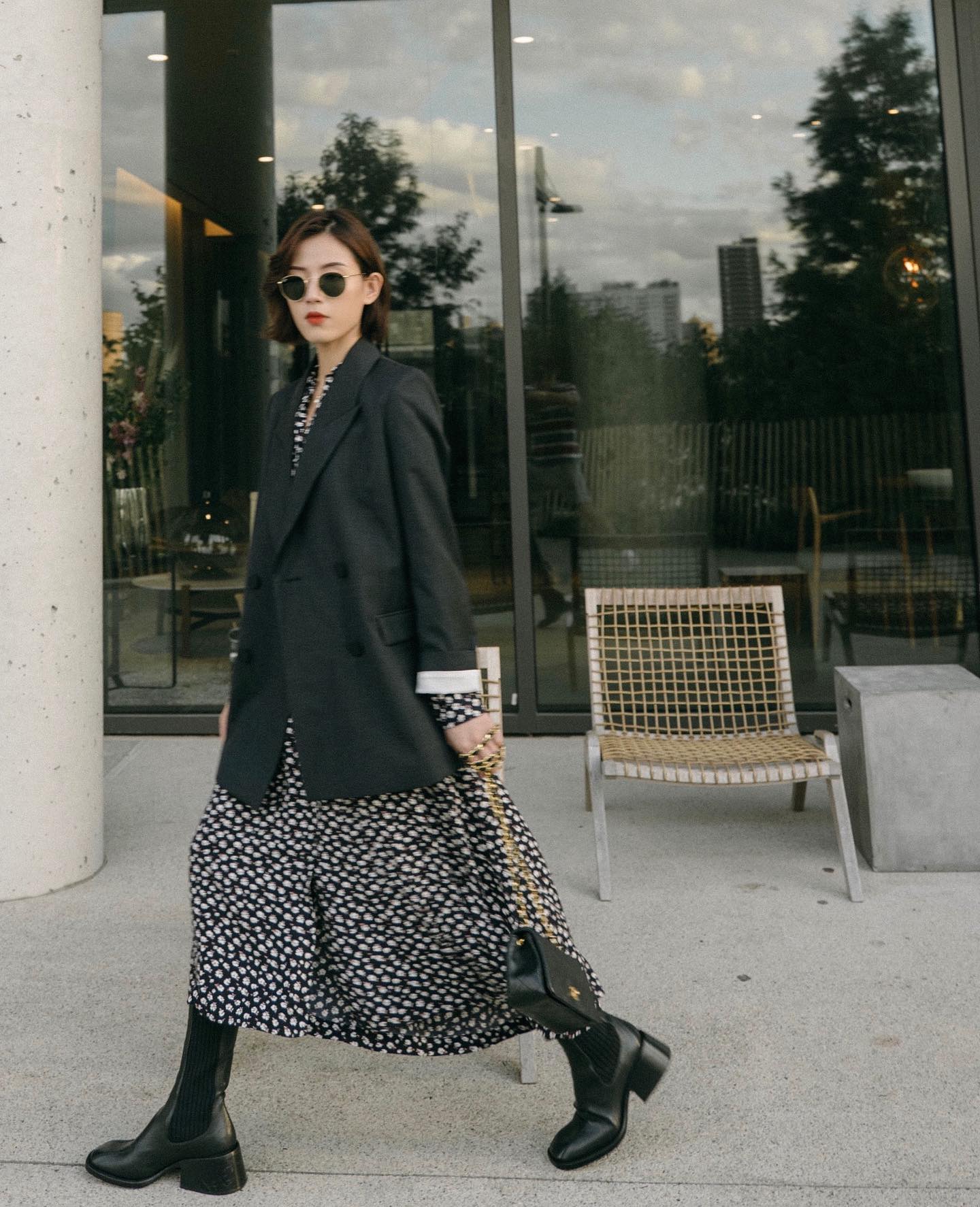 12 cách phối đồ đông màu đen sang trọng mà không sợ già-13