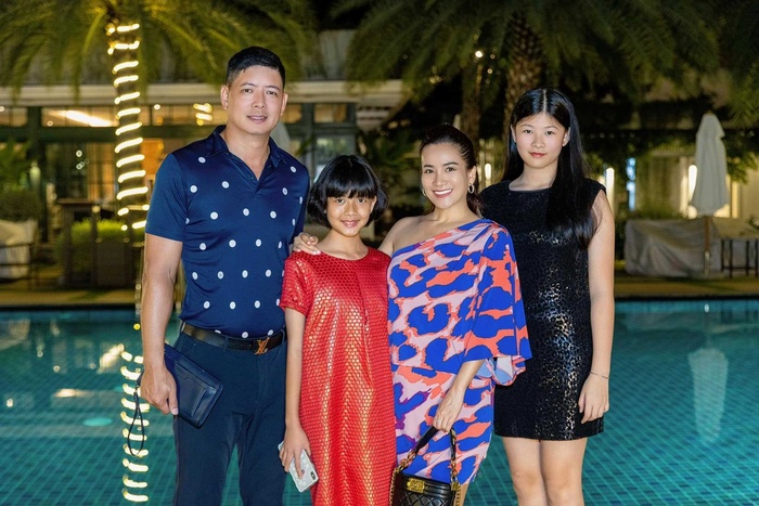 Con gái Bình Minh 13 tuổi cao 1m72, bí quyết là thực hiện một việc 4 tiếng/ngày-2