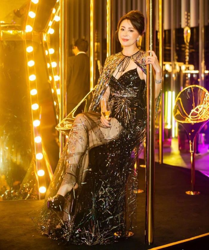 Cuộc sống xa hoa của Lưu Gia Linh-1