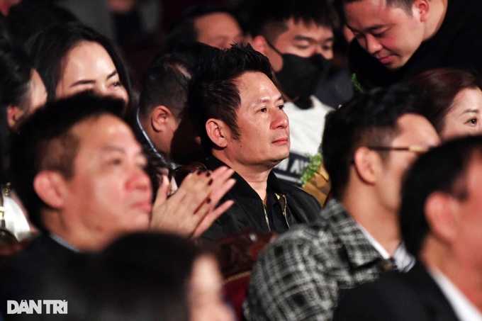 Tú Dưa phủ nhận Hồ Hoài Anh là Giám đốc âm nhạc cho minishow của mình-2