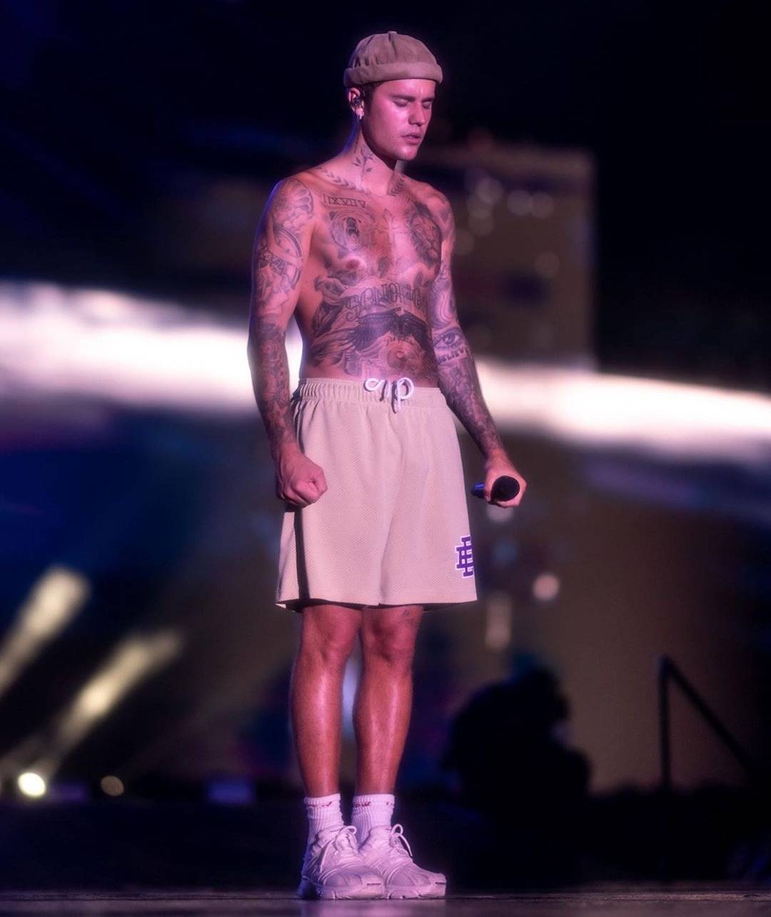 Bệnh tật bủa vây vợ chồng Justin Bieber trong năm 2022-2