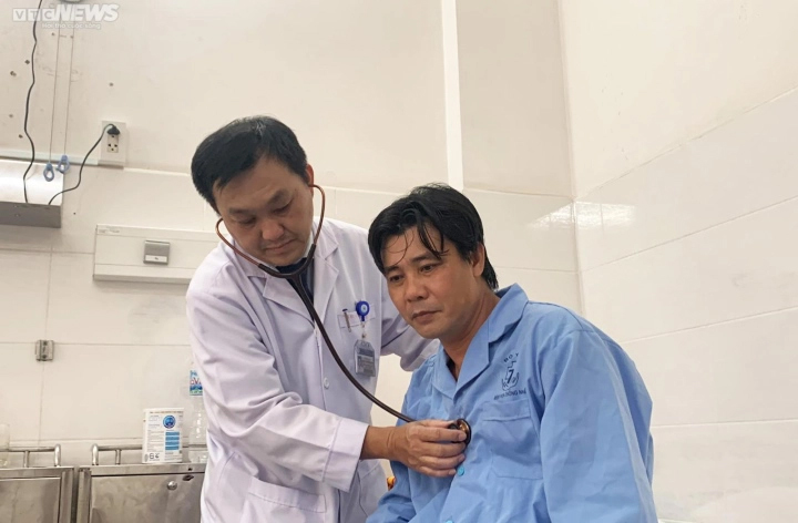 Tài xế xe ôm công nghệ bị đâm 6 nhát thủng tim kể lại lúc giằng co với tên cướp-1