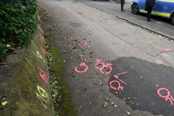 Quá đẹp trai, thanh niên bị 4 phụ nữ tấn công tình dục-2