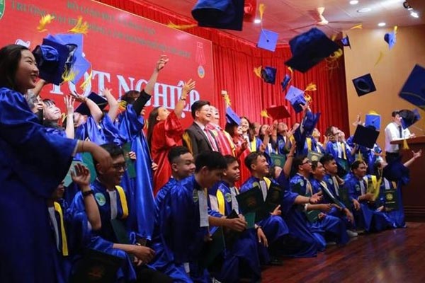 Hàng chục ngàn sinh viên nợ học phí, nguy cơ không được thi cuối kỳ-2