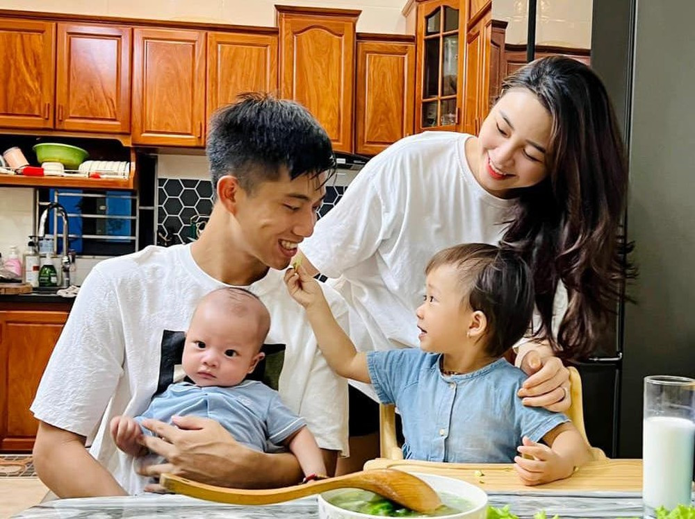 Rời SLNA tới bến đỗ mới, Phan Văn Đức trải lòng: Có ai muốn xa vợ con đâu-2