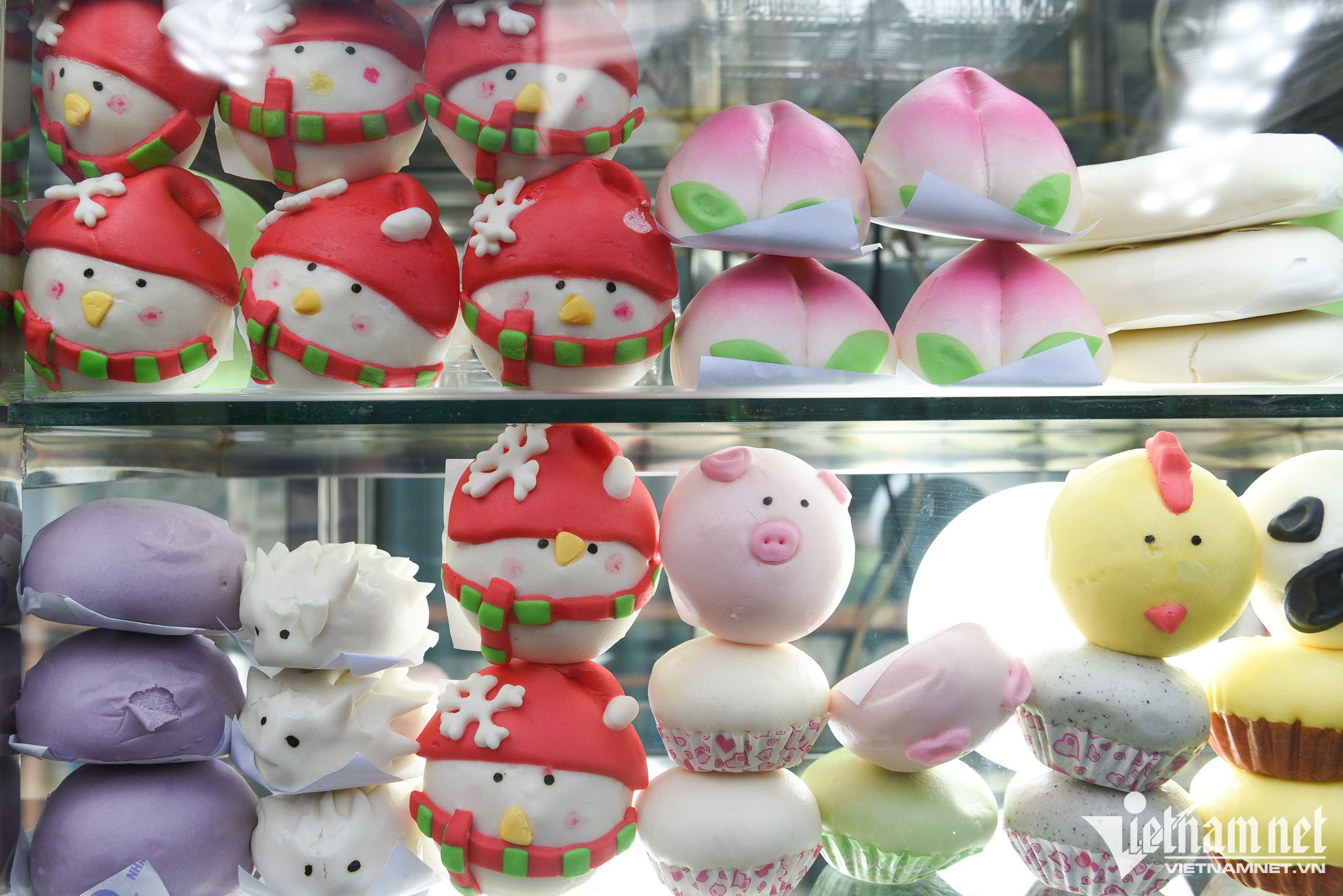 Bánh bao hình ông già Tuyết lạ mắt ở TP.HCM-4