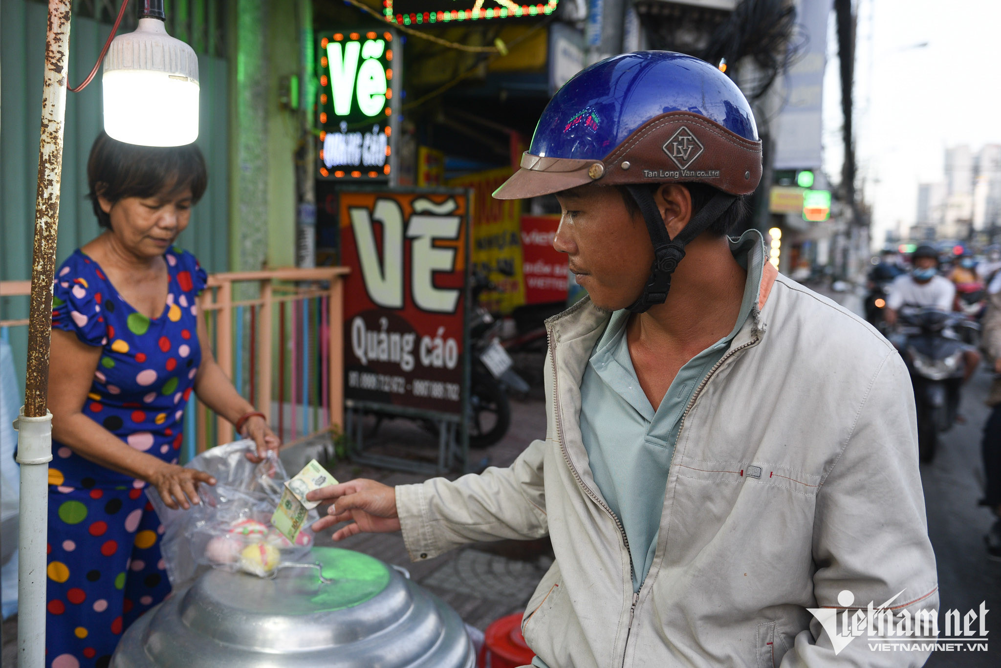 Bánh bao hình ông già Tuyết lạ mắt ở TP.HCM-7