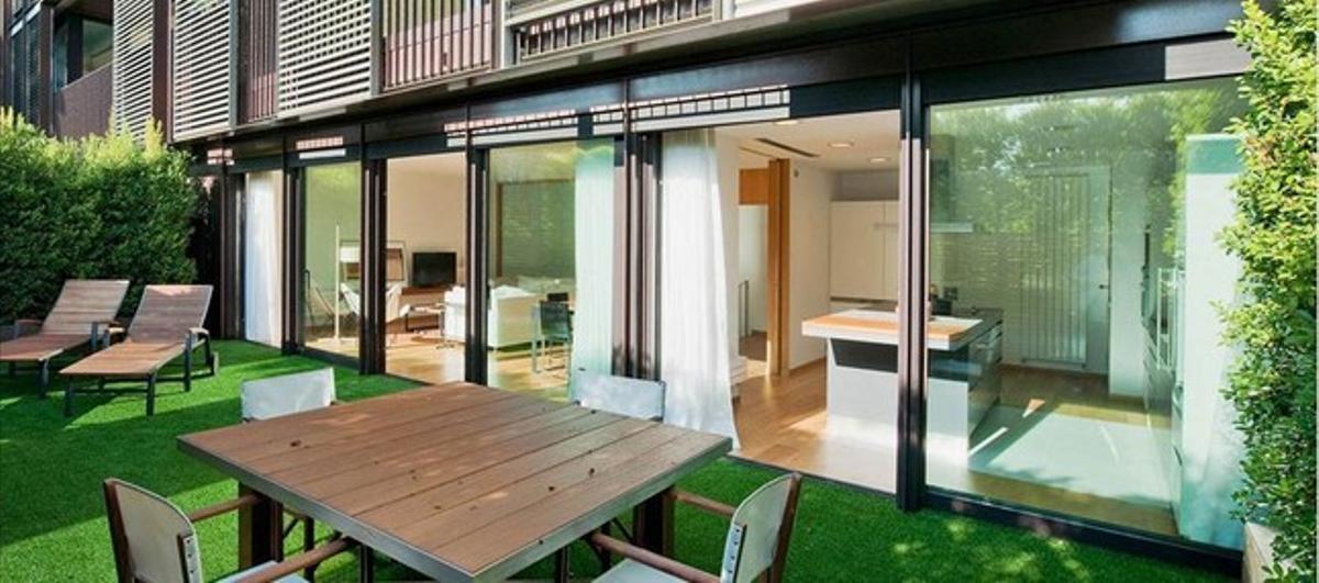 2 ngôi nhà nổi tiếng của Messi: Một căn đậm chất sân cỏ, một căn có thang máy dành riêng cho ôtô-4