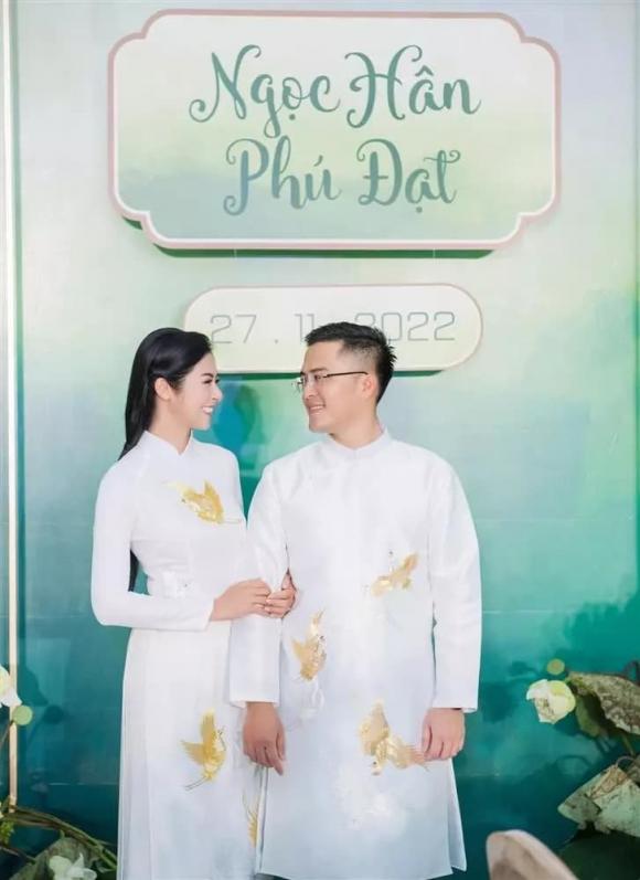 Hoa hậu Ngọc Hân không diện đầm cưới trong hôn lễ, khuyến khích 800 khách mời làm điều này-2