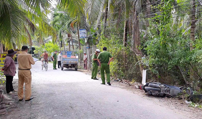 Trộm xe máy rồi lao vào xe ba gác trong lúc tẩu thoát-1