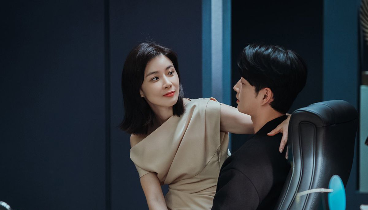 Mẹ tất tả lên bế cháu thì em dâu đòi thuê giúp việc, tôi bực tức nhắc em trai dạy lại vợ thì lẳng lặng ra về khi thấy cậu mợ ngồi ăn cơm-1