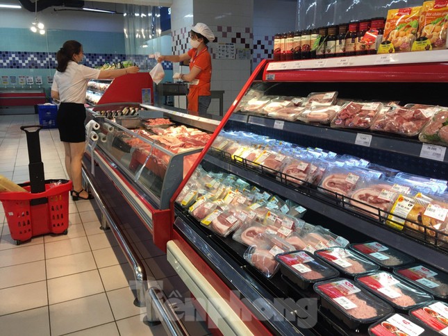 Sắp vào cao điểm Tết, vì sao giá thịt lợn ‘rơi’ tự do?-3