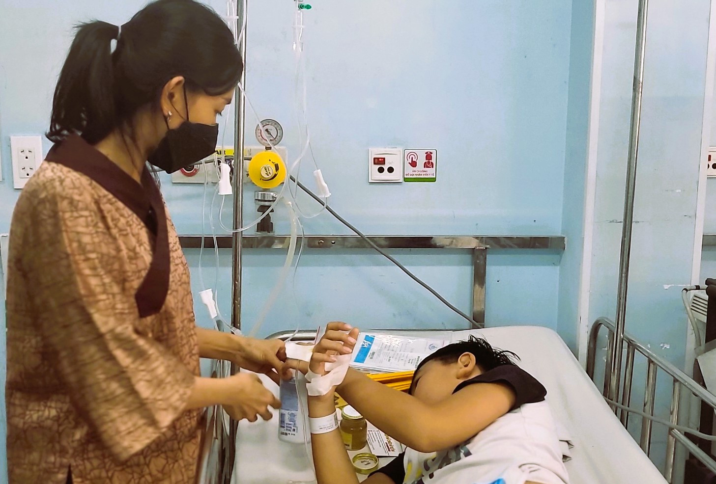 Kịp thời nhận ra bất thường, mẹ cứu con khỏi di chứng vì viêm não-1