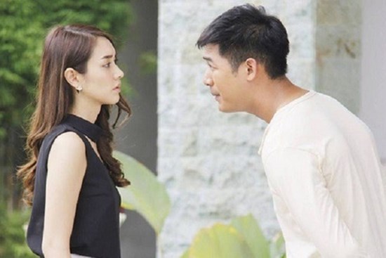 Chồng về quê nửa tháng không trở lại, tôi vội vã đi tìm hiểu, khung cảnh trước mắt khiến tôi suy sụp