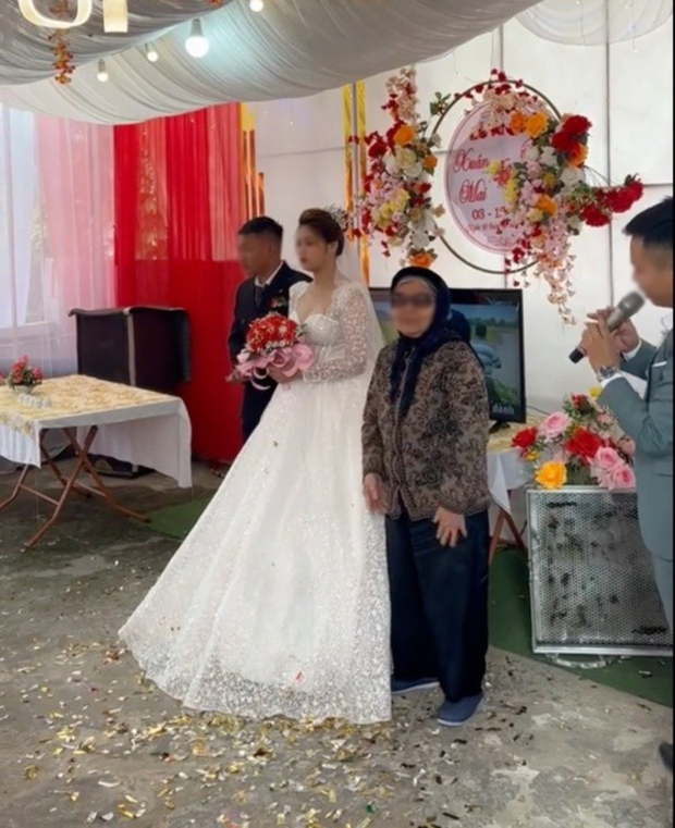 Xúc động bà nội tích cóp tiền tặng xe, vàng cho cháu gái mồ côi làm của hồi môn-1