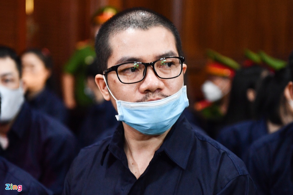 Cựu Chủ tịch Alibaba Nguyễn Thái Luyện bị áp giải đến tòa-3
