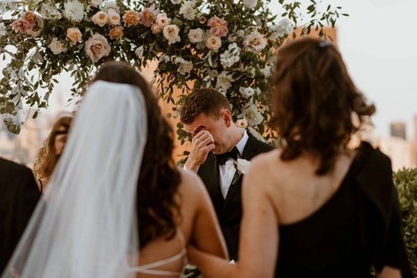 Được mời đến dự lễ đính hôn, khách khứa ngỡ ngàng với tuyên bố từ cô dâu chú rể-6