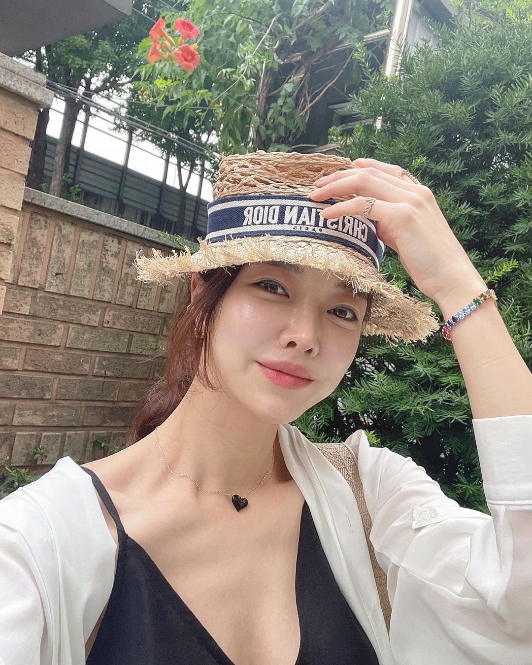 5 bước chăm sóc da căng mịn đón Tết cho nàng công sở-4