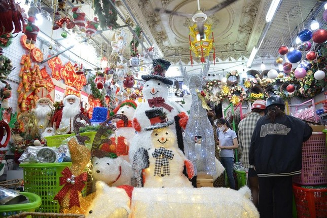 Chi tới 60 triệu đồng mua thông đi máy bay chơi Noel-2