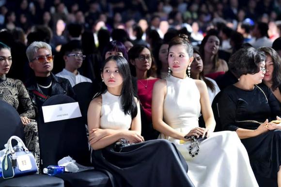 Con gái diễn viên Minh Tiệp 11 tuổi đã trổ giò cao lớn, xinh đẹp, giống hệt nữ chính Mắt biếc-6