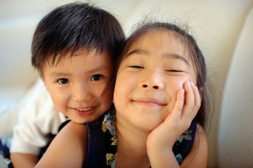 Giáo sư nổi tiếng chỉ ra một kiểu giáo dục đầy tai hại của cha mẹ, khiến các con ganh ghét nhau-2