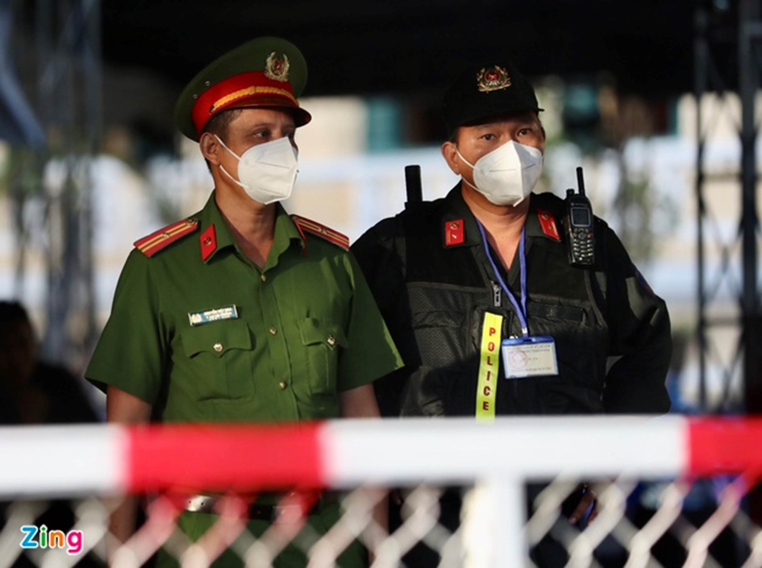 Hàng trăm bị hại đến tòa theo dõi phiên xử Nguyễn Thái Luyện-6