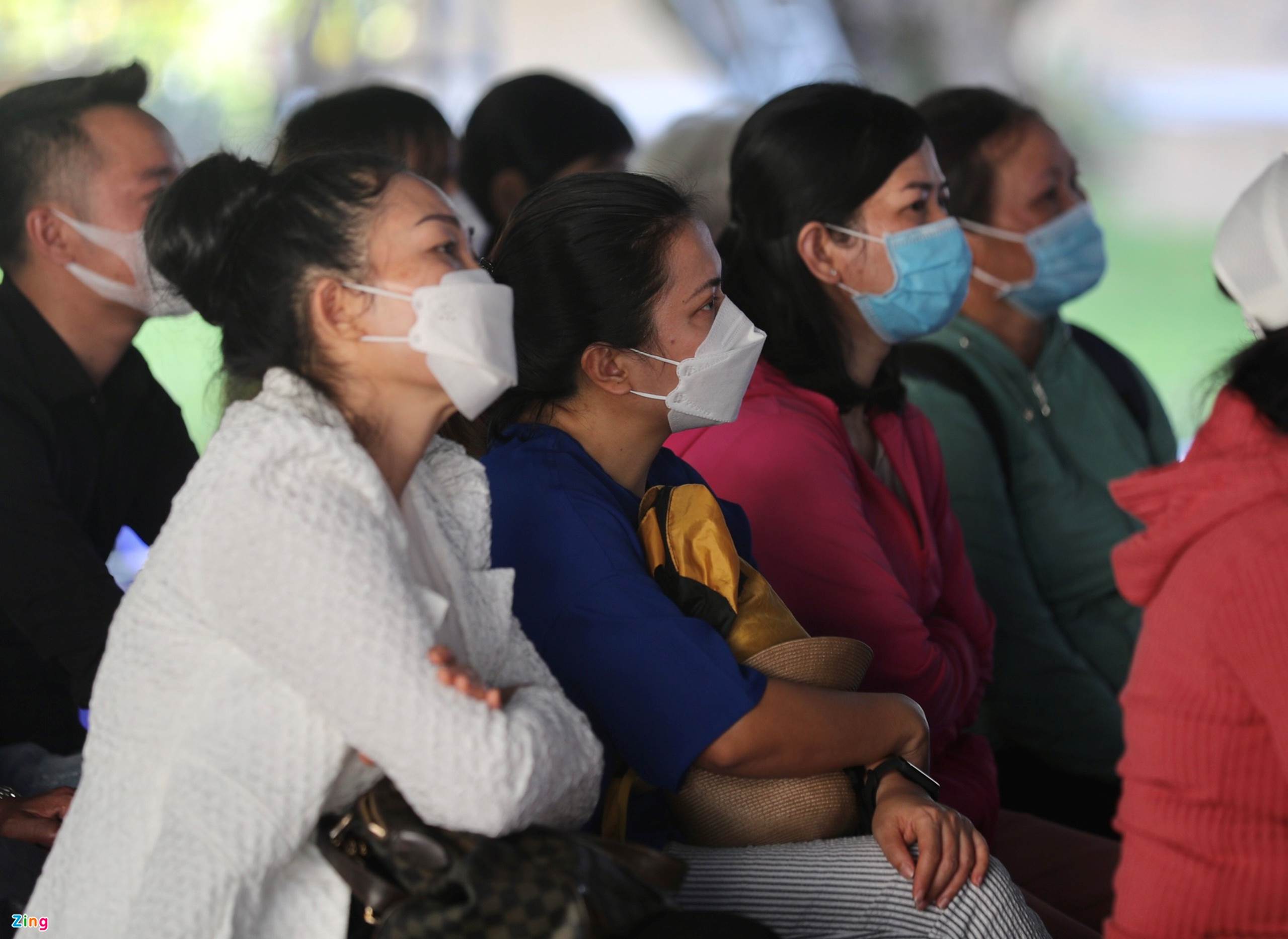 Hàng trăm bị hại đến tòa theo dõi phiên xử Nguyễn Thái Luyện-11