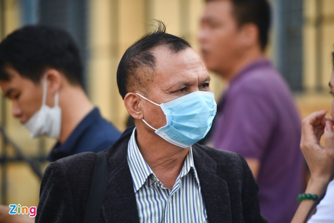 Hàng trăm bị hại đến tòa theo dõi phiên xử Nguyễn Thái Luyện-7