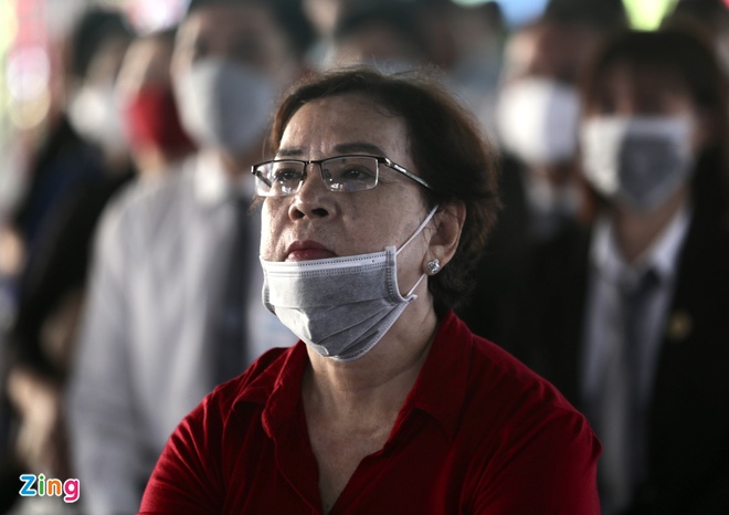 Hàng trăm bị hại đến tòa theo dõi phiên xử Nguyễn Thái Luyện-8