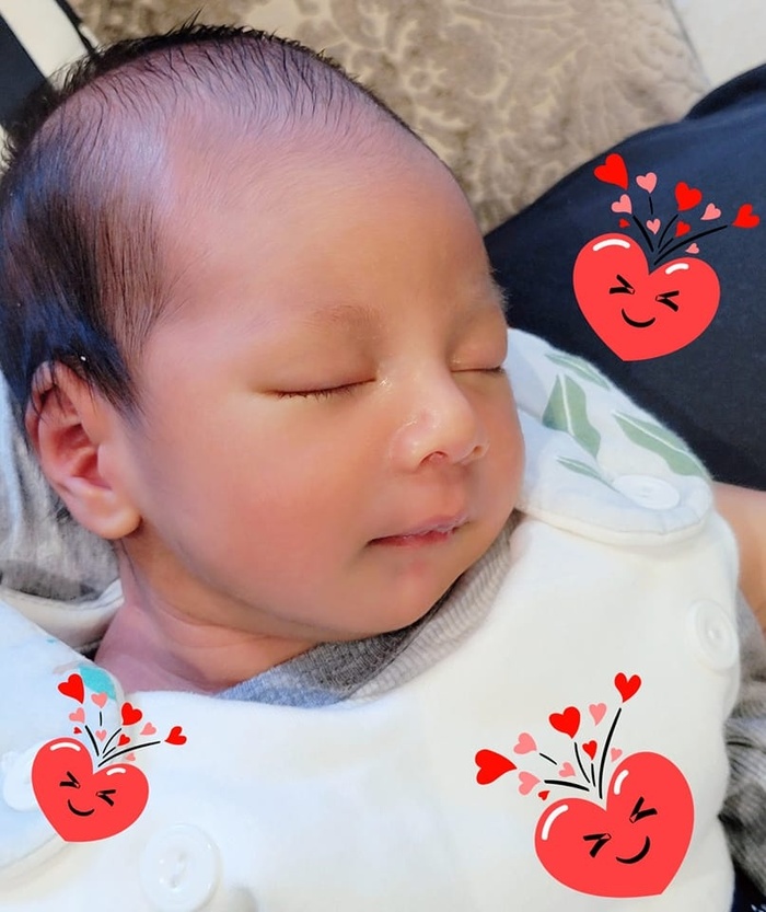 Mạnh Trường lần đầu tiên khoe con trai thứ ba, nhìn vào một đặc điểm là biết tương lai thông minh xán lạn-1