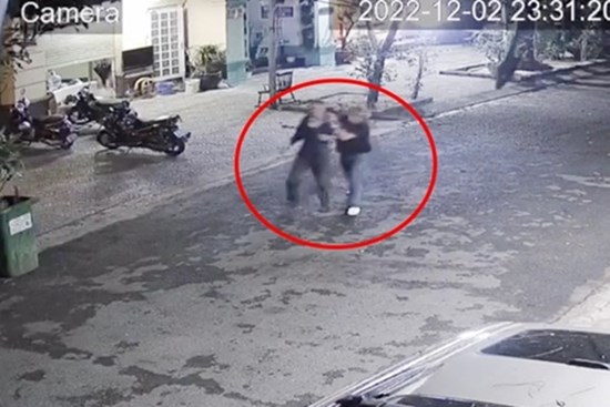 Tổng giám đốc Bệnh viện FV muốn gặp, xin lỗi bảo vệ bị ông xô xát