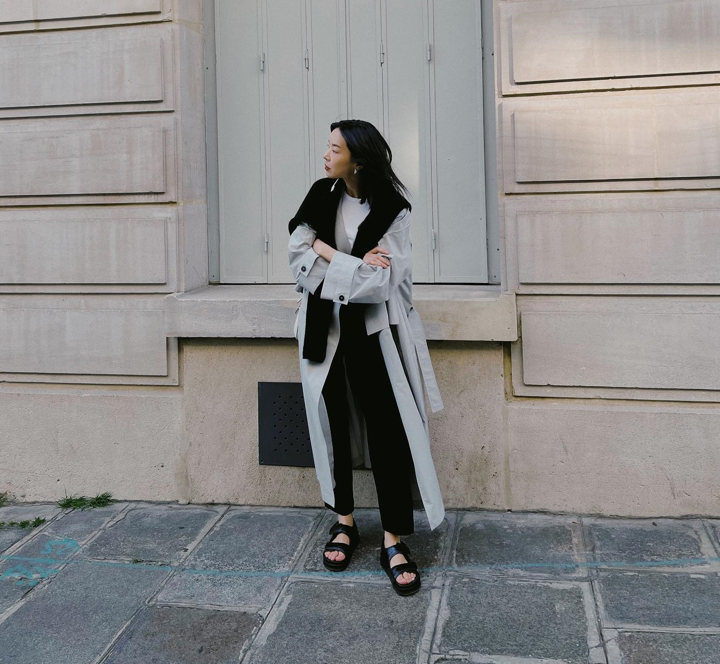 Phối áo khoác dài với 5 kiểu quần này để tôn dáng-10