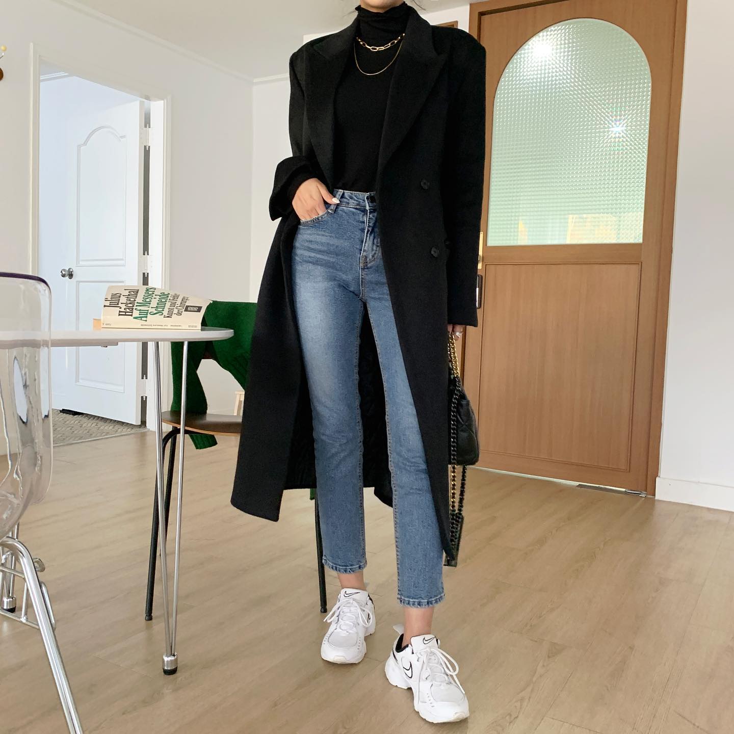 Phối áo khoác dài với 5 kiểu quần này để tôn dáng-7