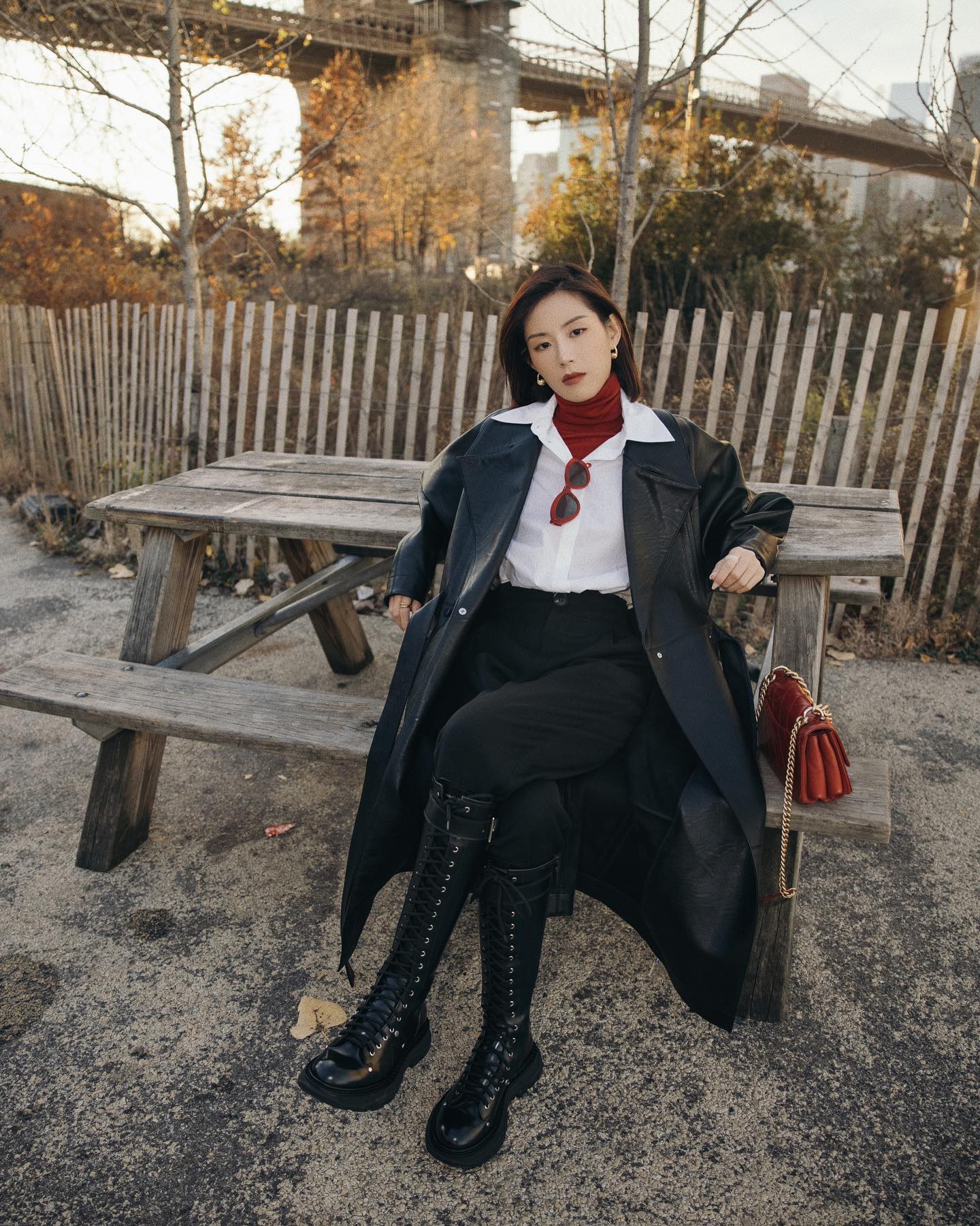 Phối áo khoác dài với 5 kiểu quần này để tôn dáng-9