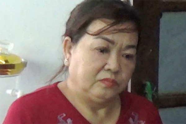 Nhóm đối tượng đánh, ép người phụ nữ viết giấy vay nợ 2,5 tỷ đồng bị bắt còn tươi cười, tạo dáng-5
